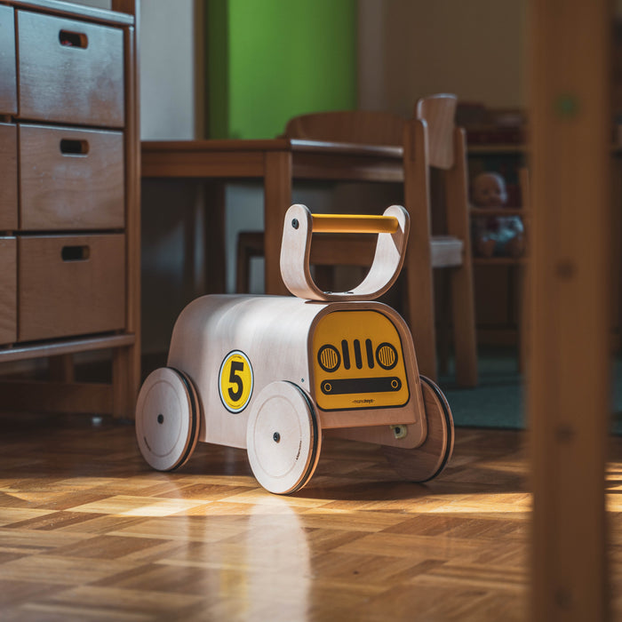 Mamatoyz Racer – Lauflernwagen aus Holz mit einstellbarer Geschwindigkeit & Staufach, ab 10 Monaten